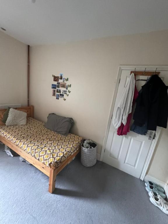 Room Portswood Road in Southampton
