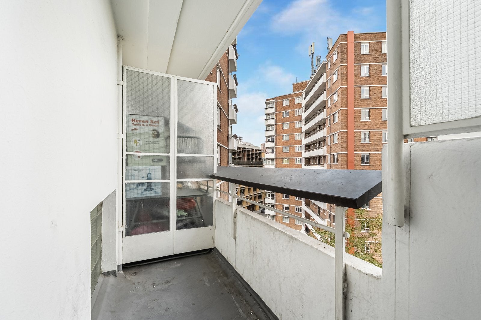 Flat Gee Street in Greater London