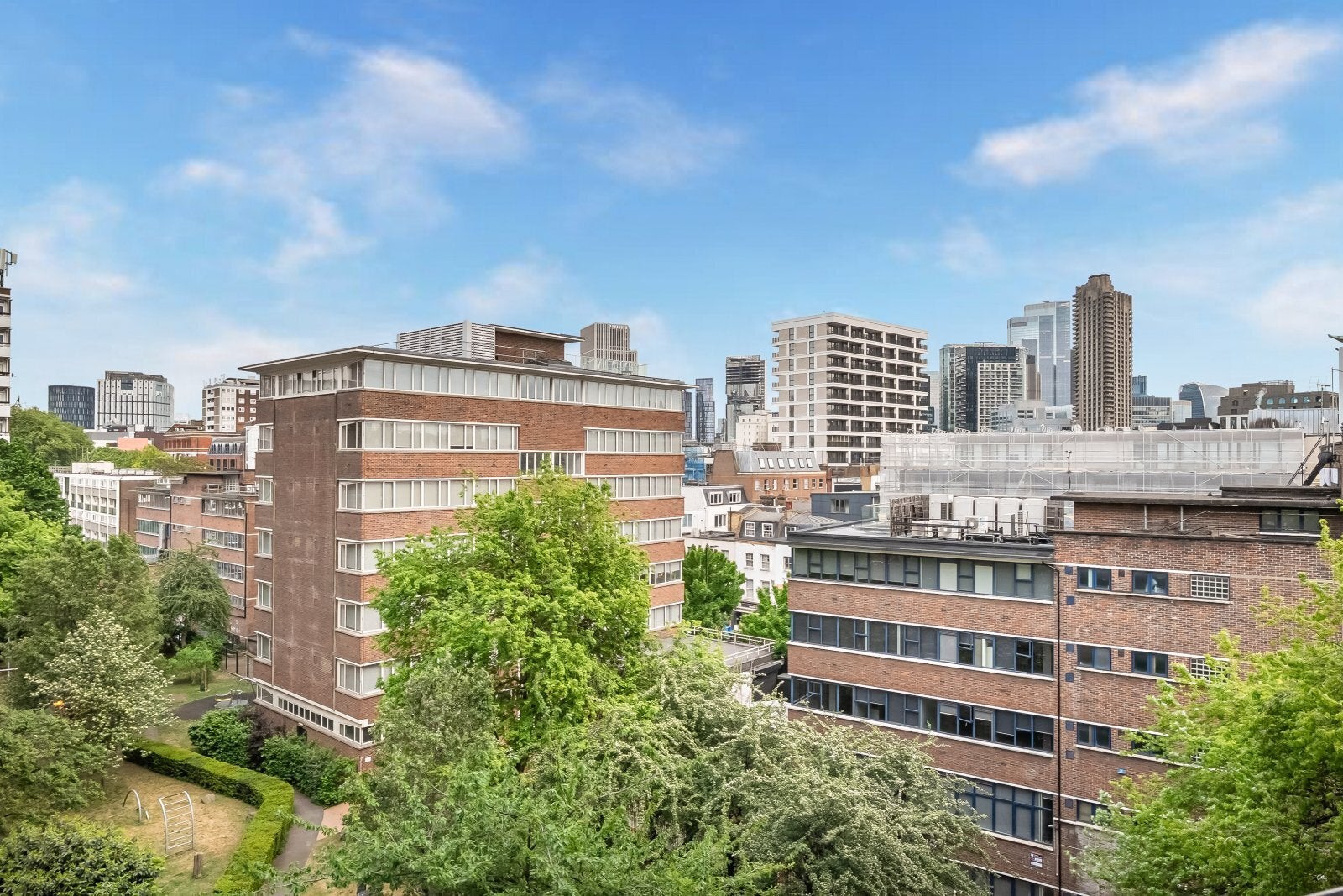 Flat Gee Street in Greater London