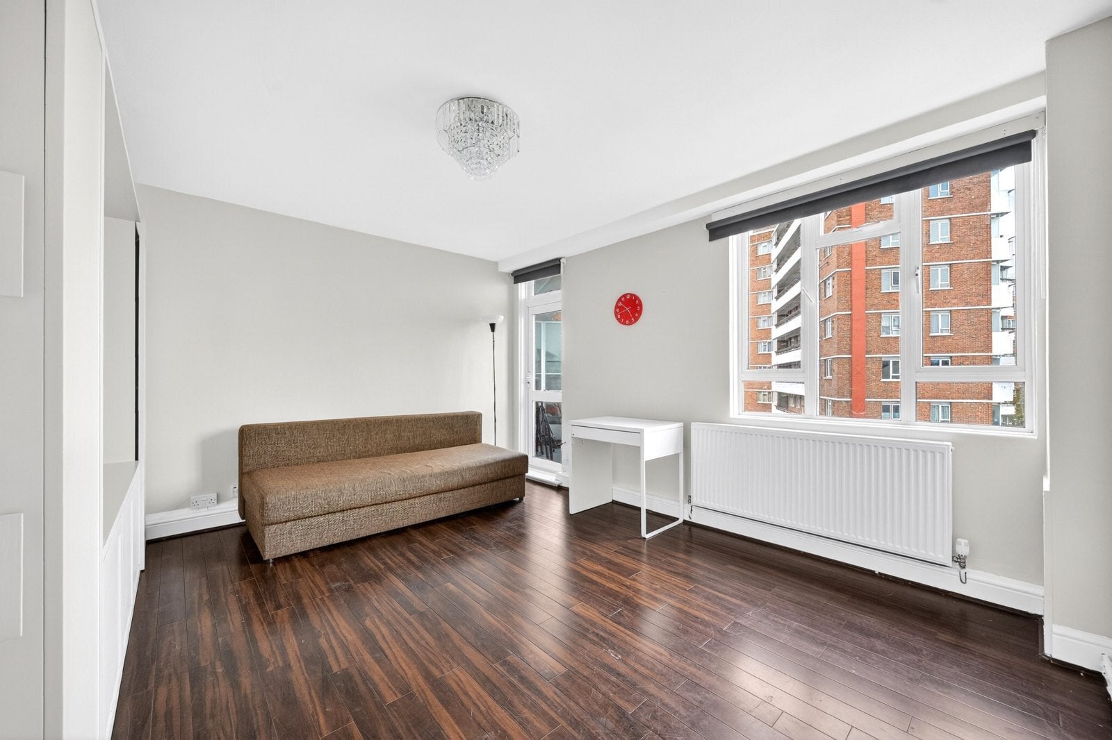 Flat Gee Street in Greater London