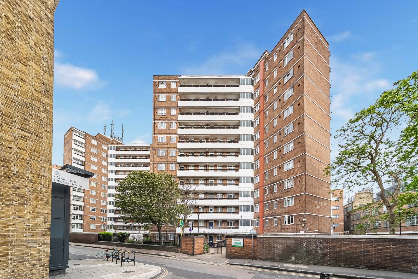 Flat Gee Street in Greater London