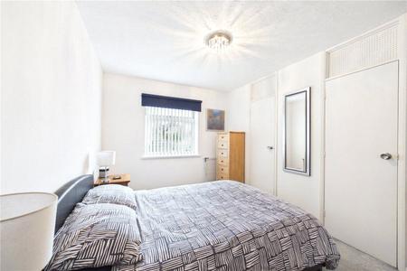 Flat Tunworth Mews in Basingstoke and Deane