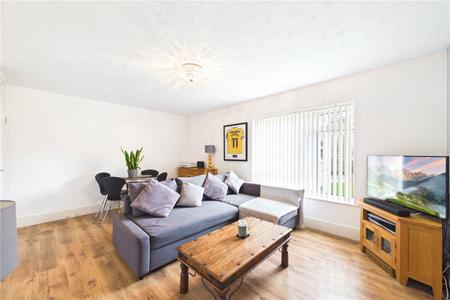 Flat Tunworth Mews in Basingstoke and Deane