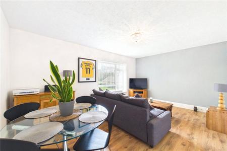 Flat Tunworth Mews in Basingstoke and Deane