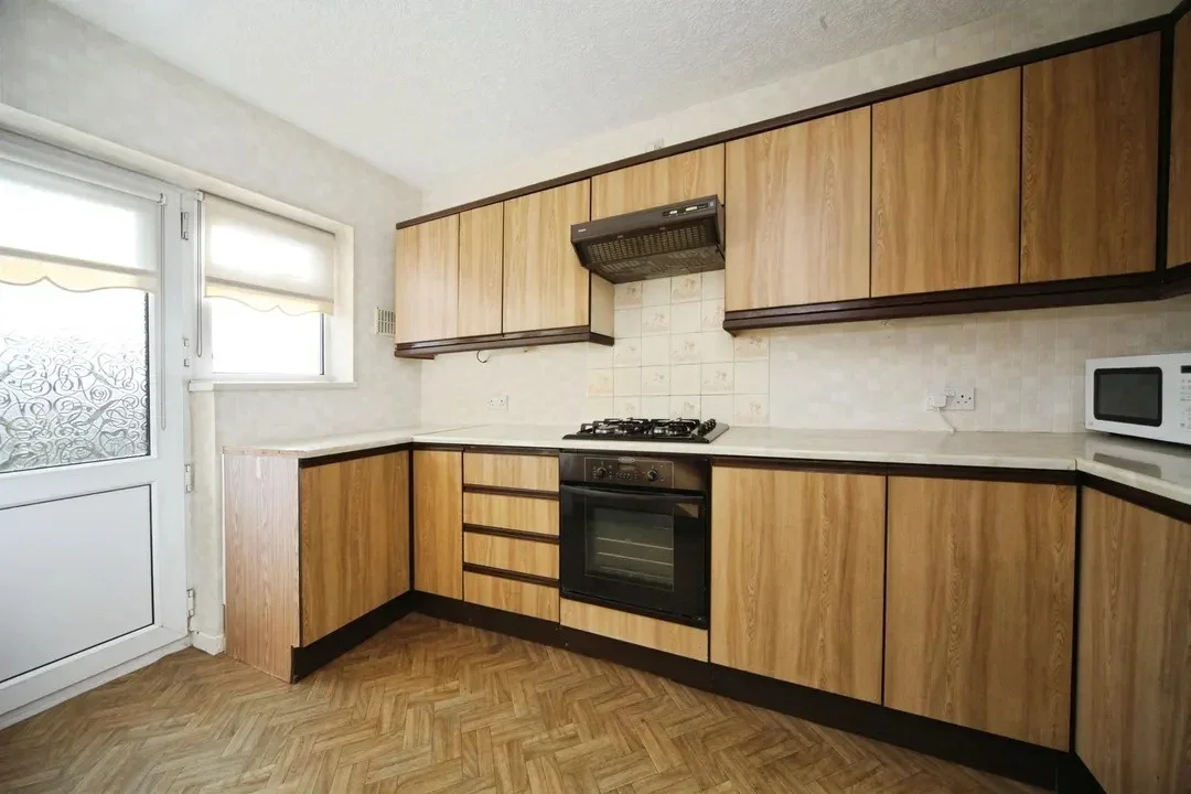 House Briar Close in Luton