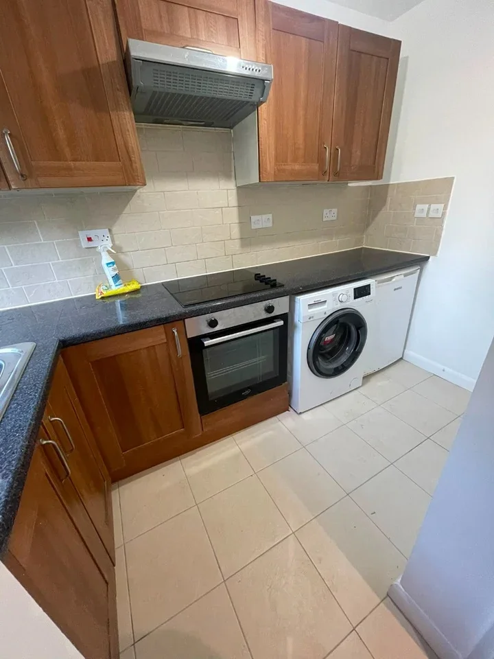 Flat Langham Road in Greater London