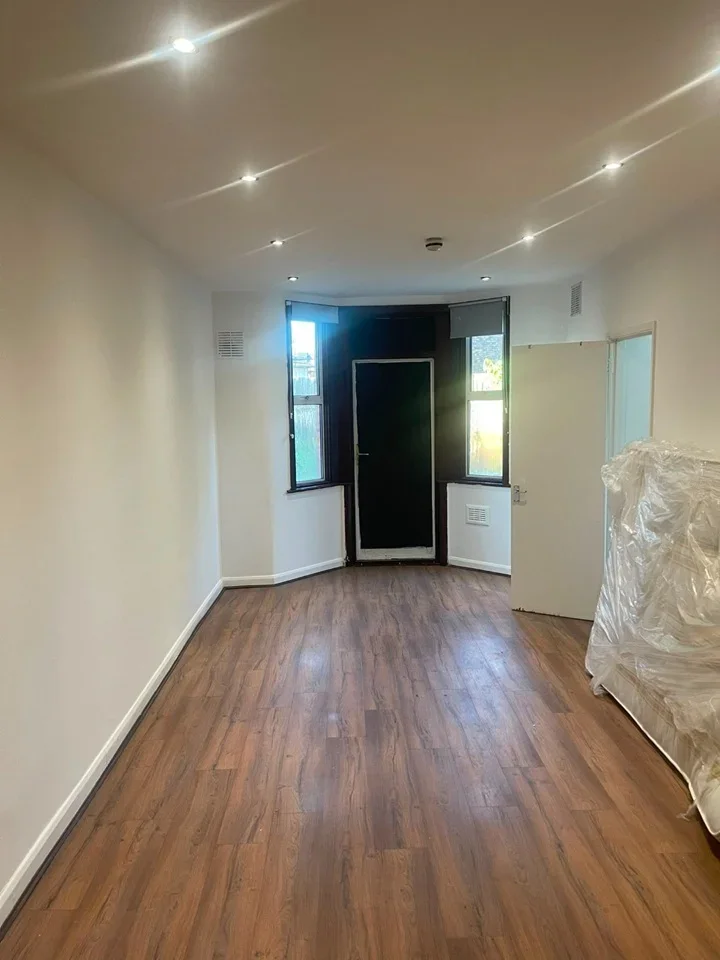 Flat Langham Road in Greater London