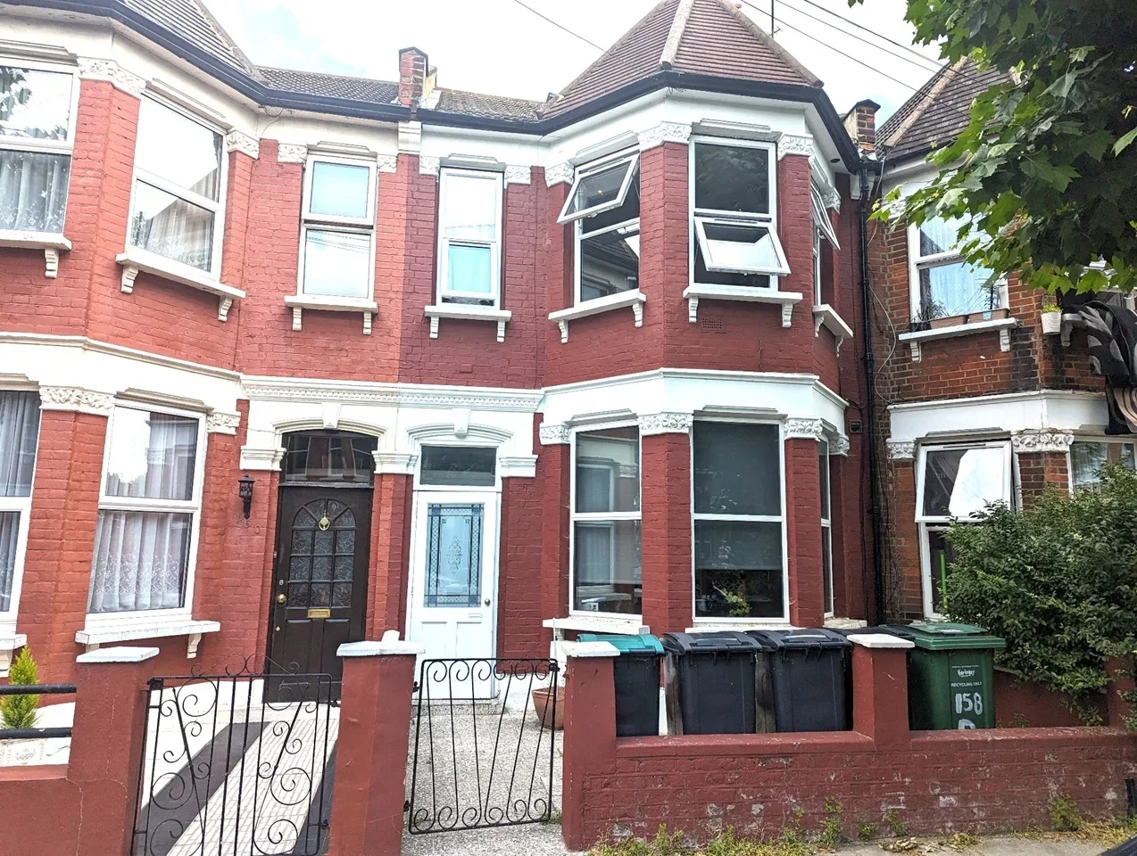 Flat Langham Road in Greater London