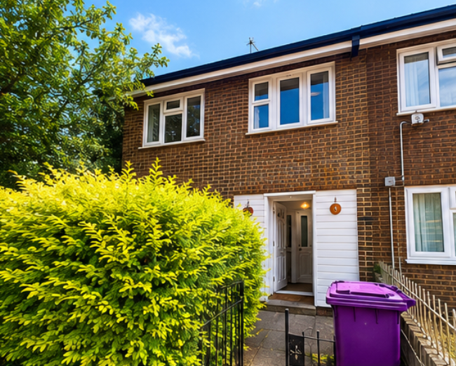 House Avis Square in Greater London