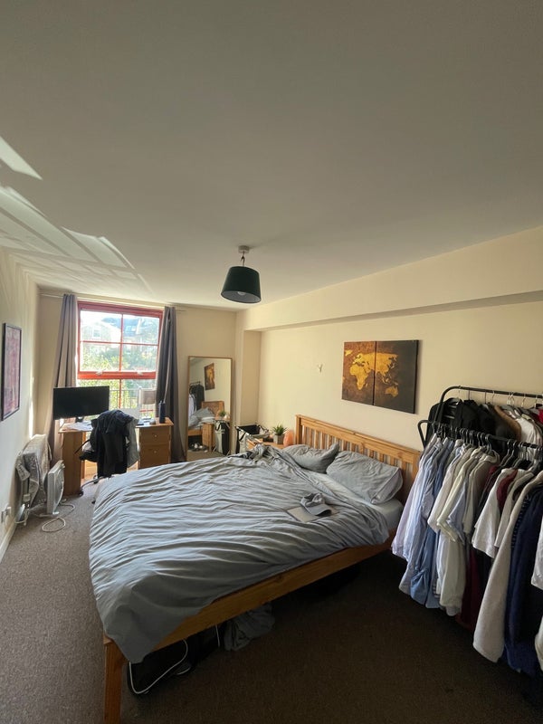 Room Arodene Road in Greater London