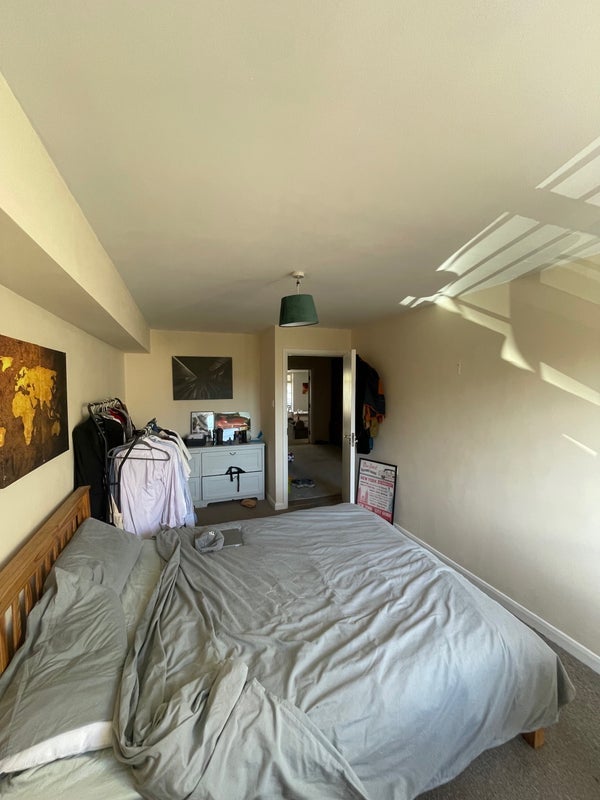 Room Arodene Road in Greater London