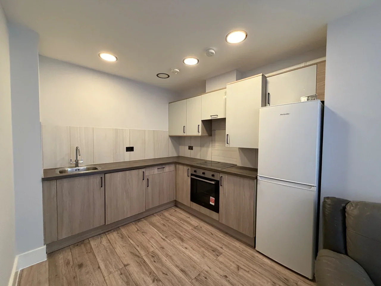 Flat Purbeck Road in Greater London