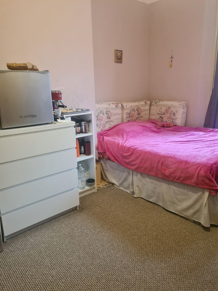 Room Sheen Road in Greater London