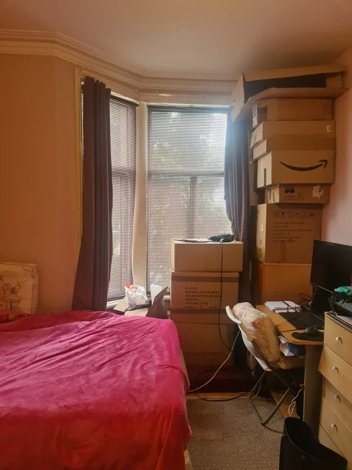 Room Sheen Road in Greater London