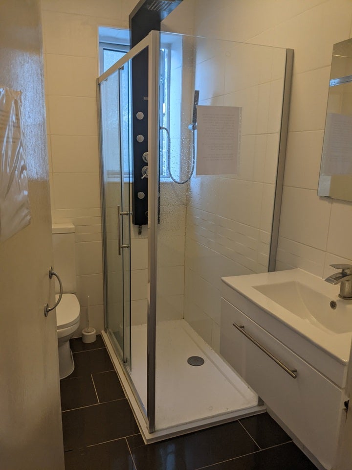 Room Sheen Road in Greater London