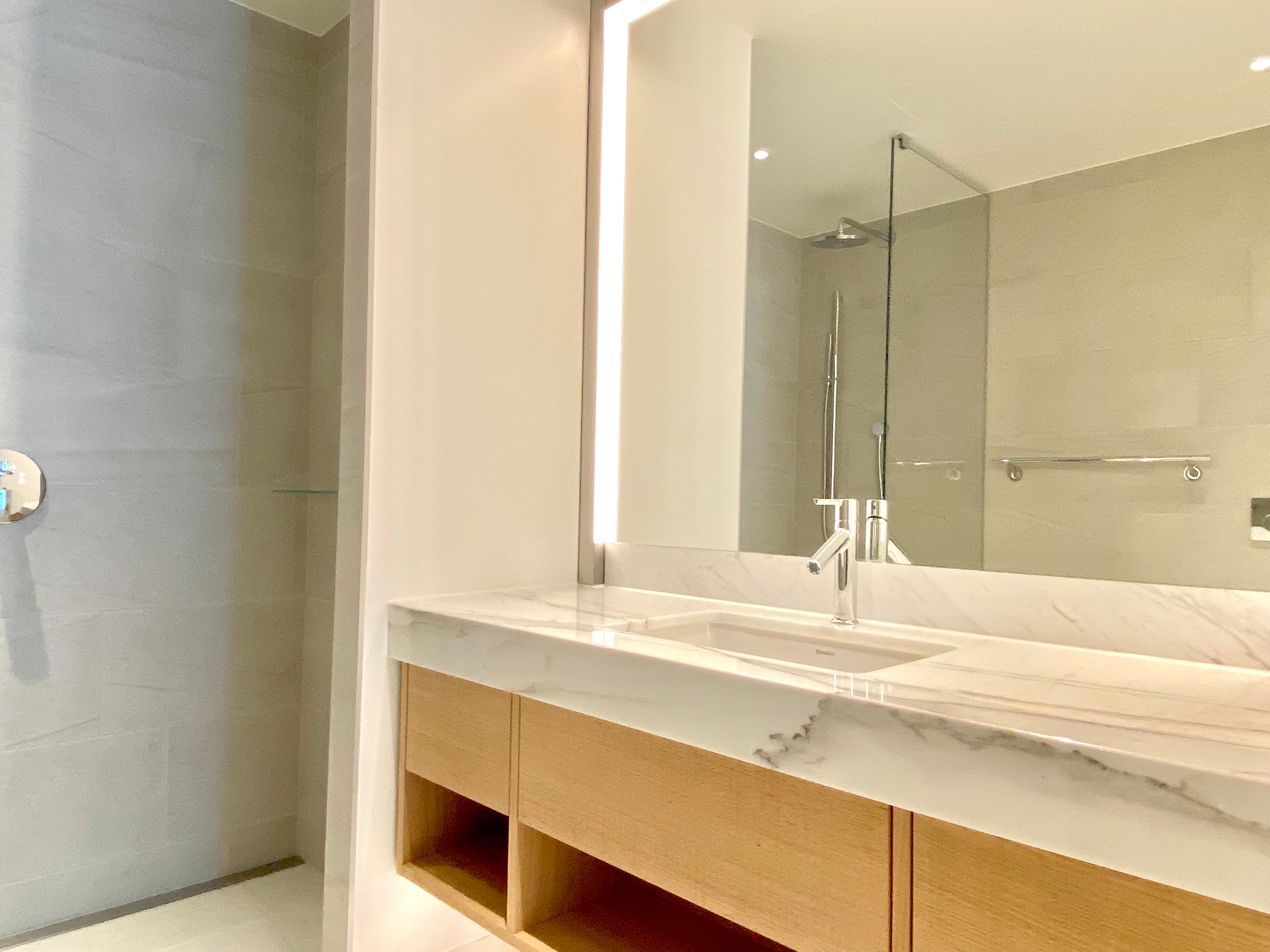 Flat Grayshott Road in Greater London