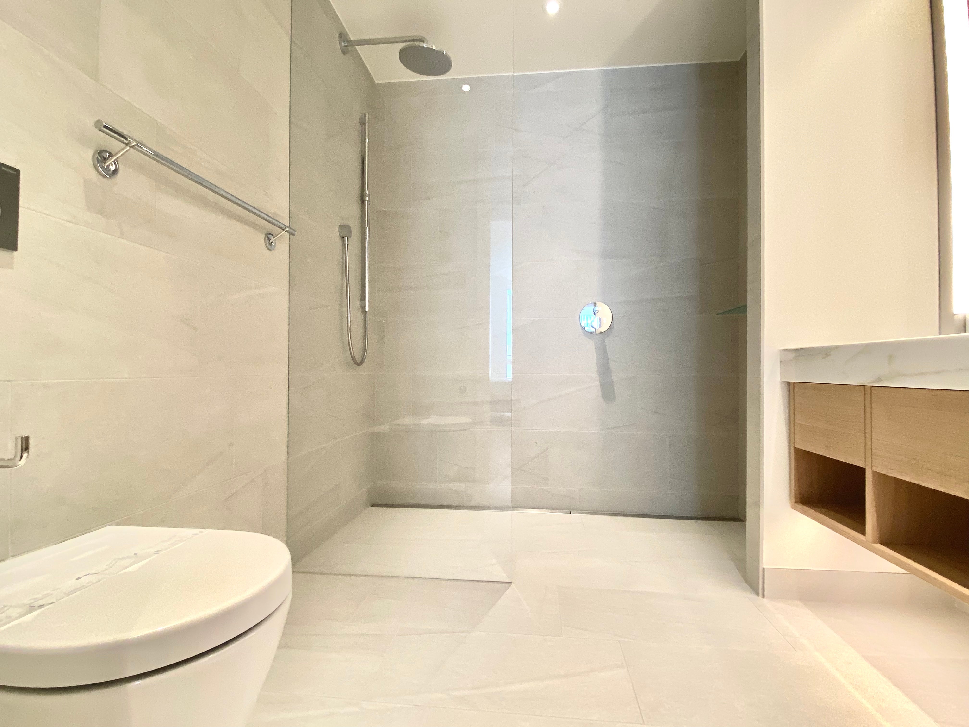 Flat Grayshott Road in Greater London