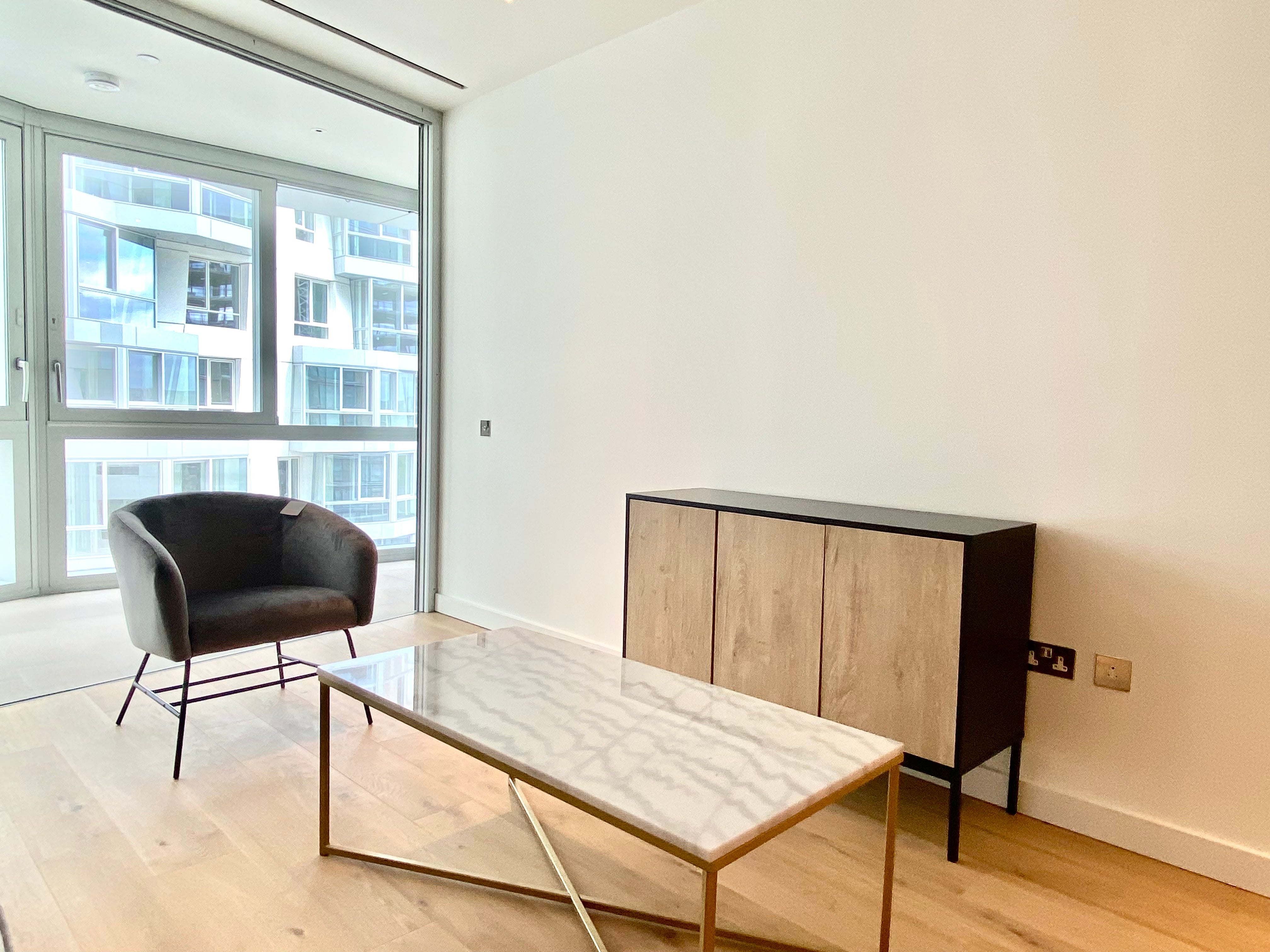 Flat Grayshott Road in Greater London