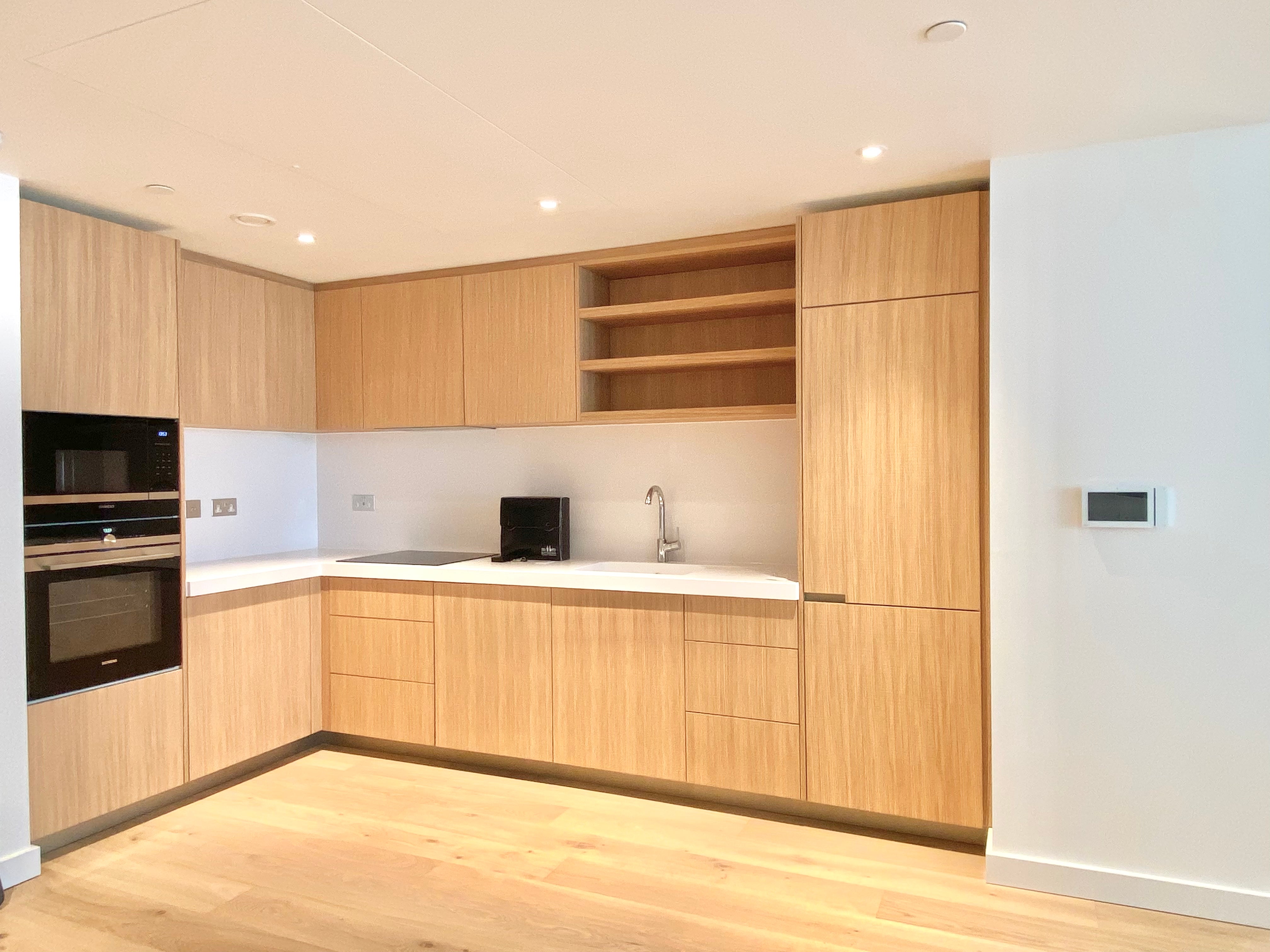 Flat Grayshott Road in Greater London