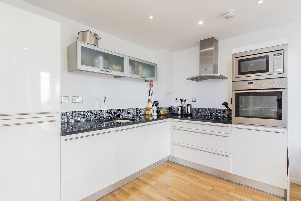 Flat Millharbour in Greater London