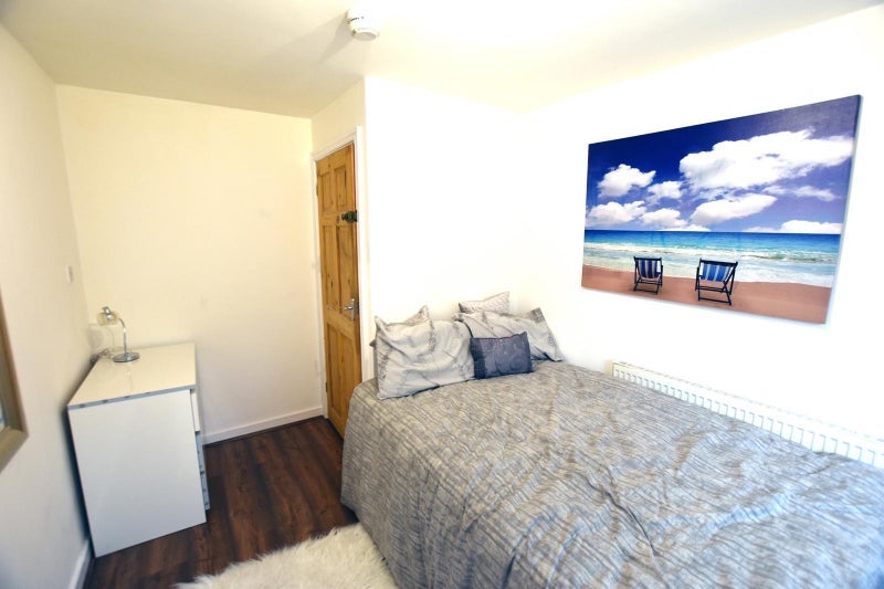 Room Heyscroft Road in Manchester