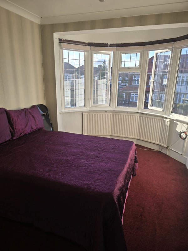 Flat Wilbury Way in London