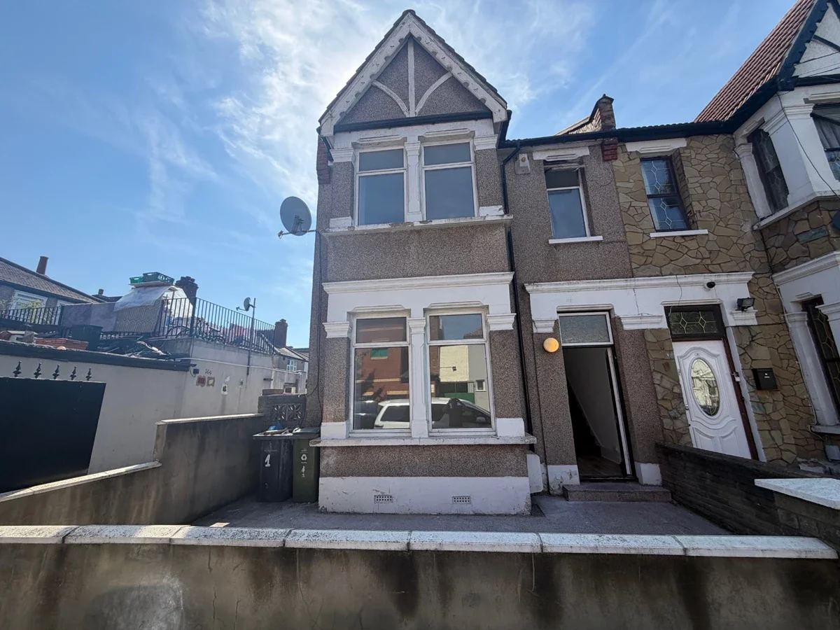 House Lea Bridge Road in Greater London