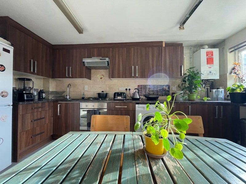 Room Ermine Road in Greater London