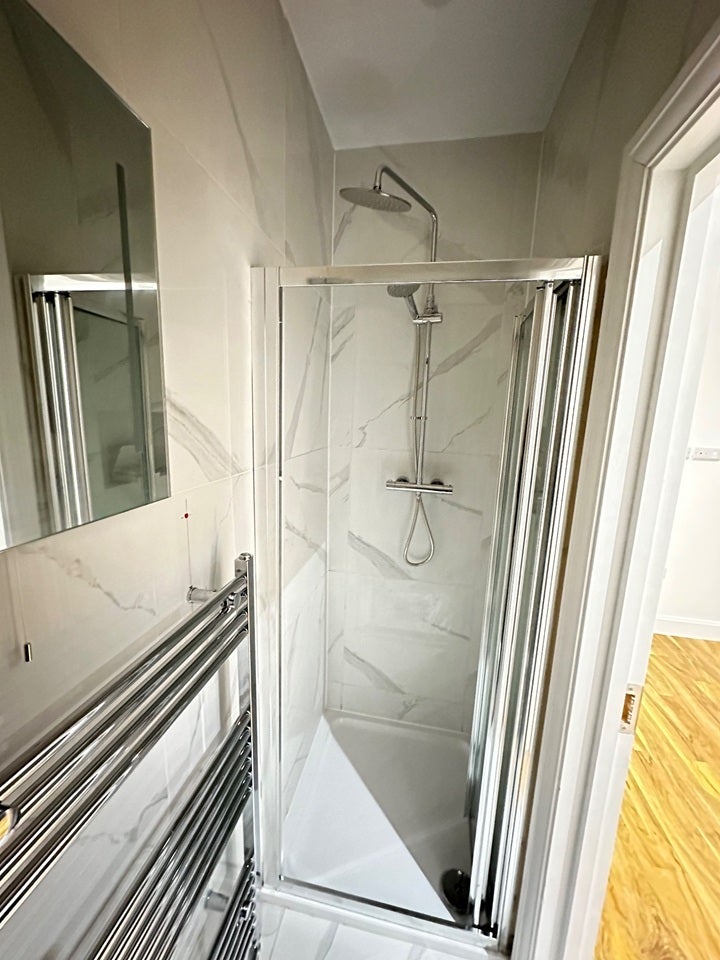 Room South Way in Greater London