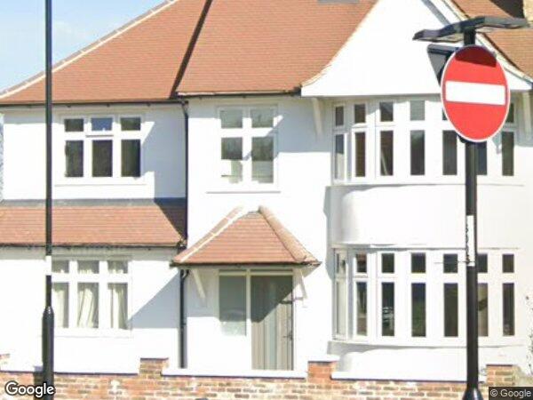 Room South Way in Greater London
