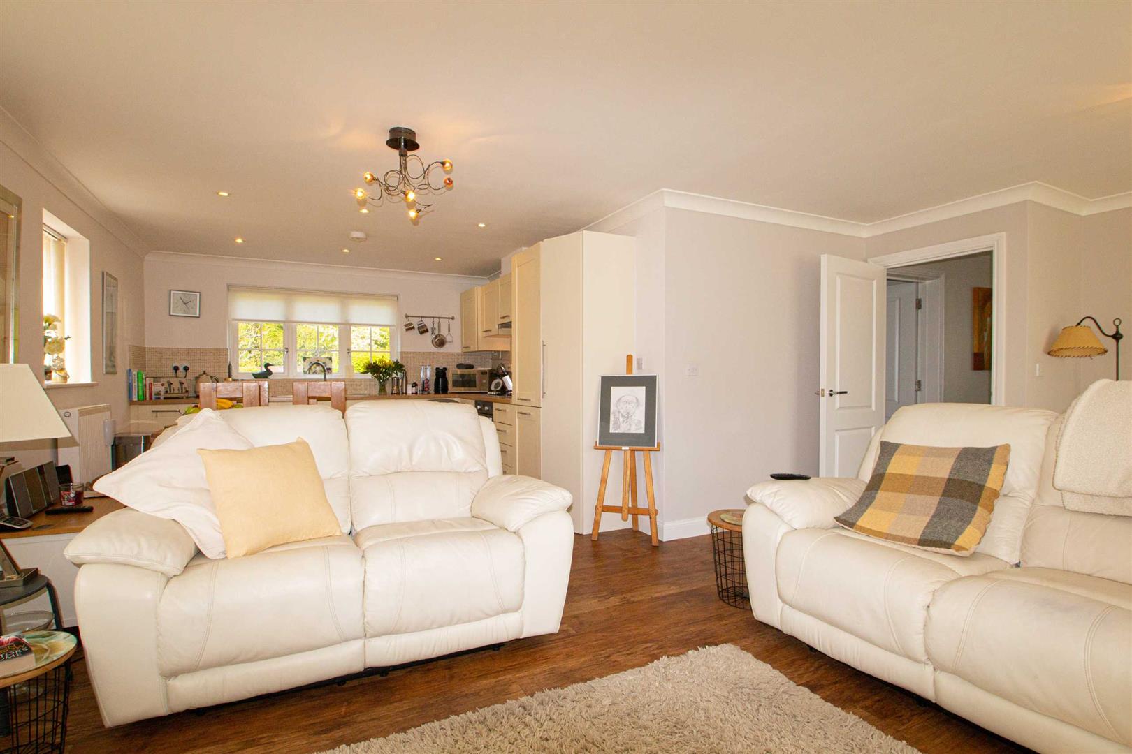 Flat Dean Forest Way in Milton Keynes