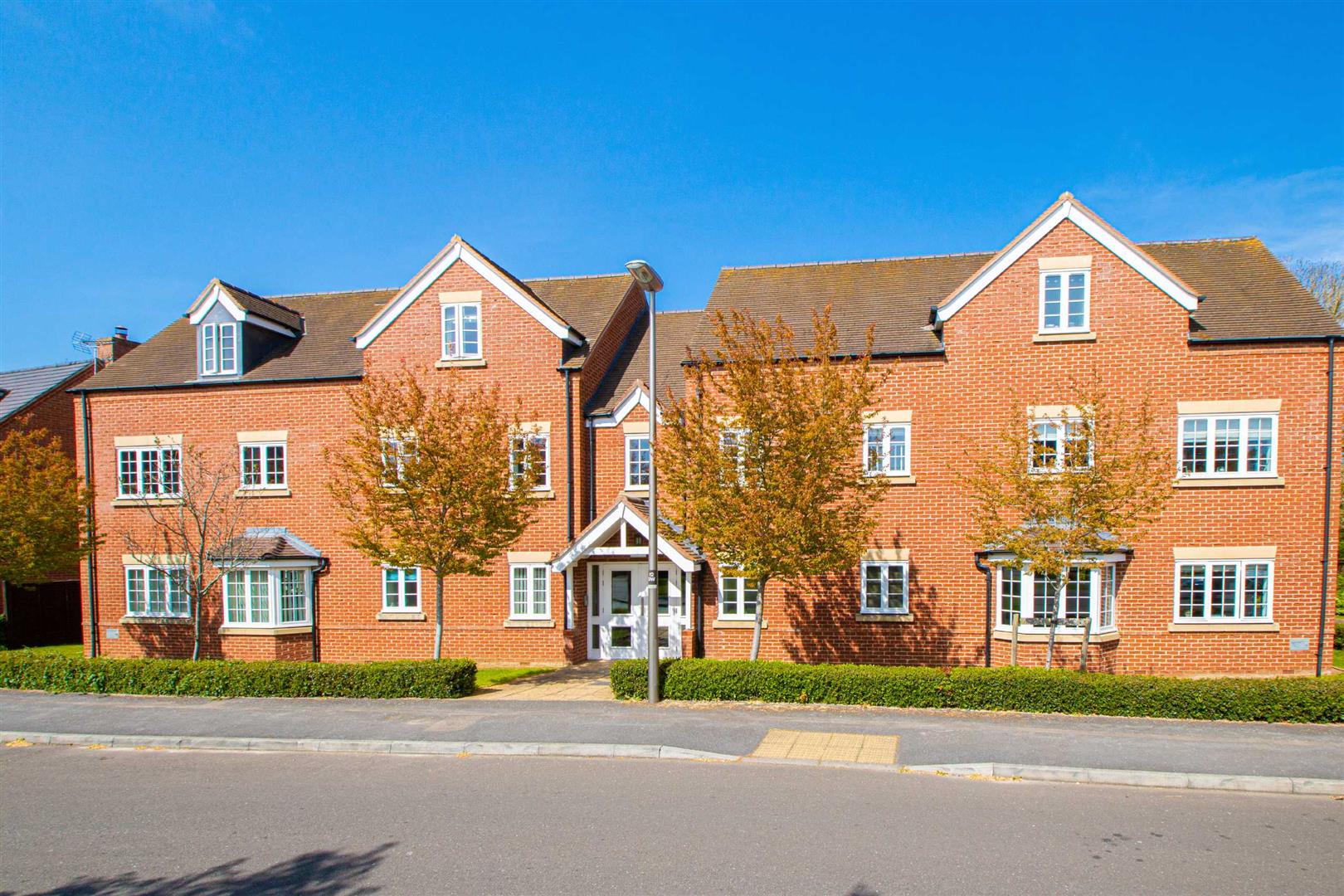 Flat Dean Forest Way in Milton Keynes