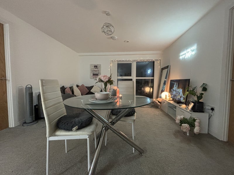 Room Blackfriars Road in Salford