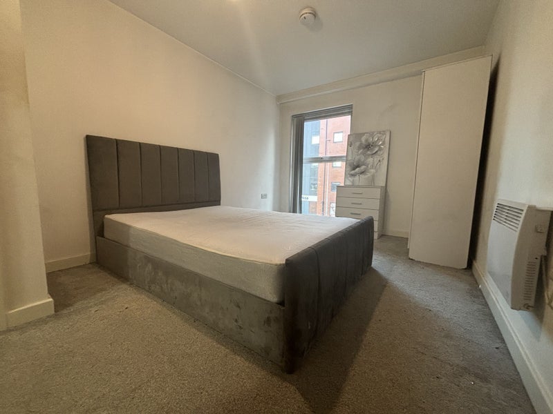 Room Blackfriars Road in Salford