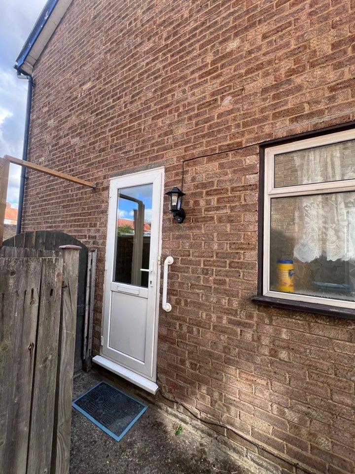 House Kennedy Avenue in Greater London