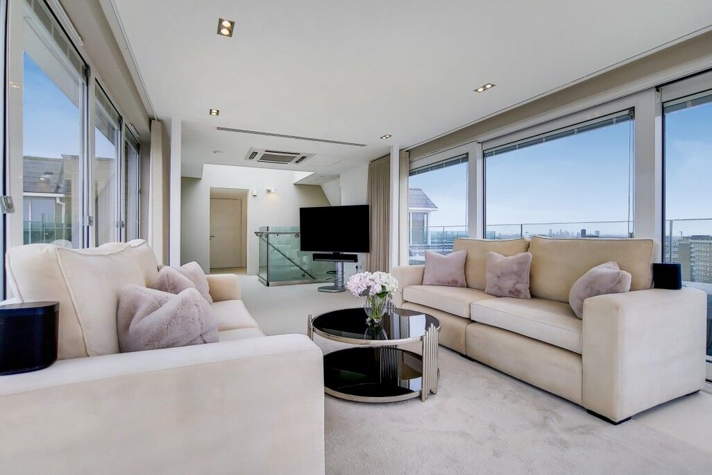 Flat Boydell Court in Greater London