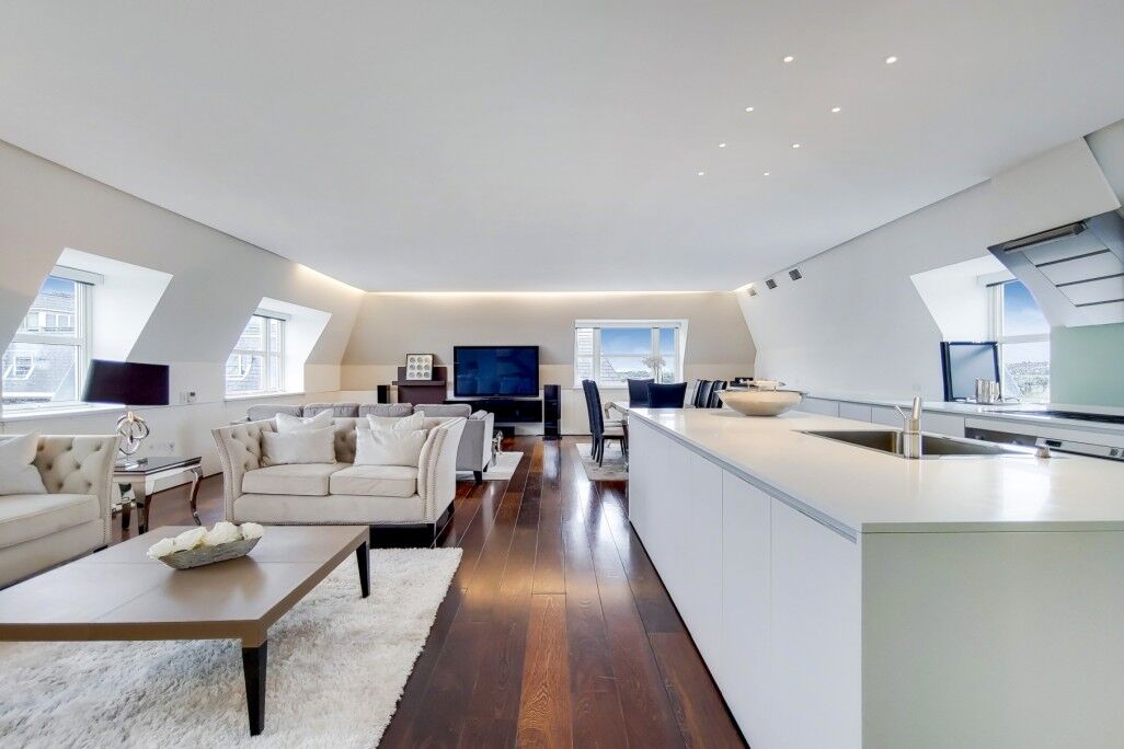 Flat Boydell Court in Greater London
