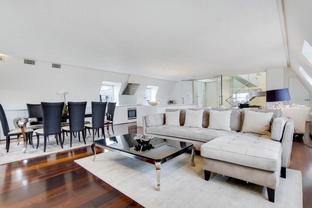 Flat Boydell Court in Greater London