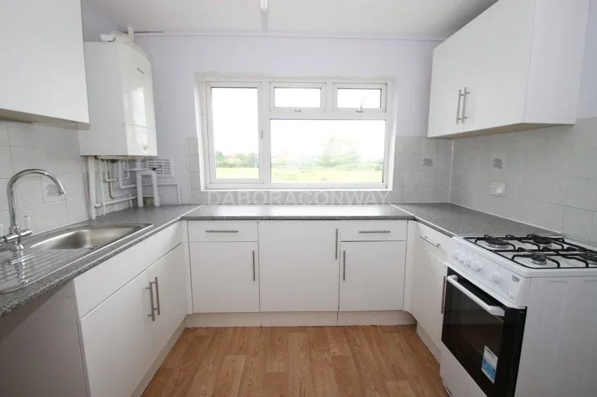 Flat St Peters Close in Greater London