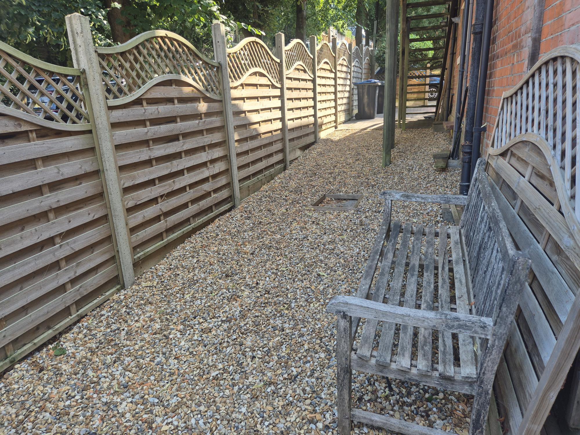 Flat Oaklands Gardens in Greater London