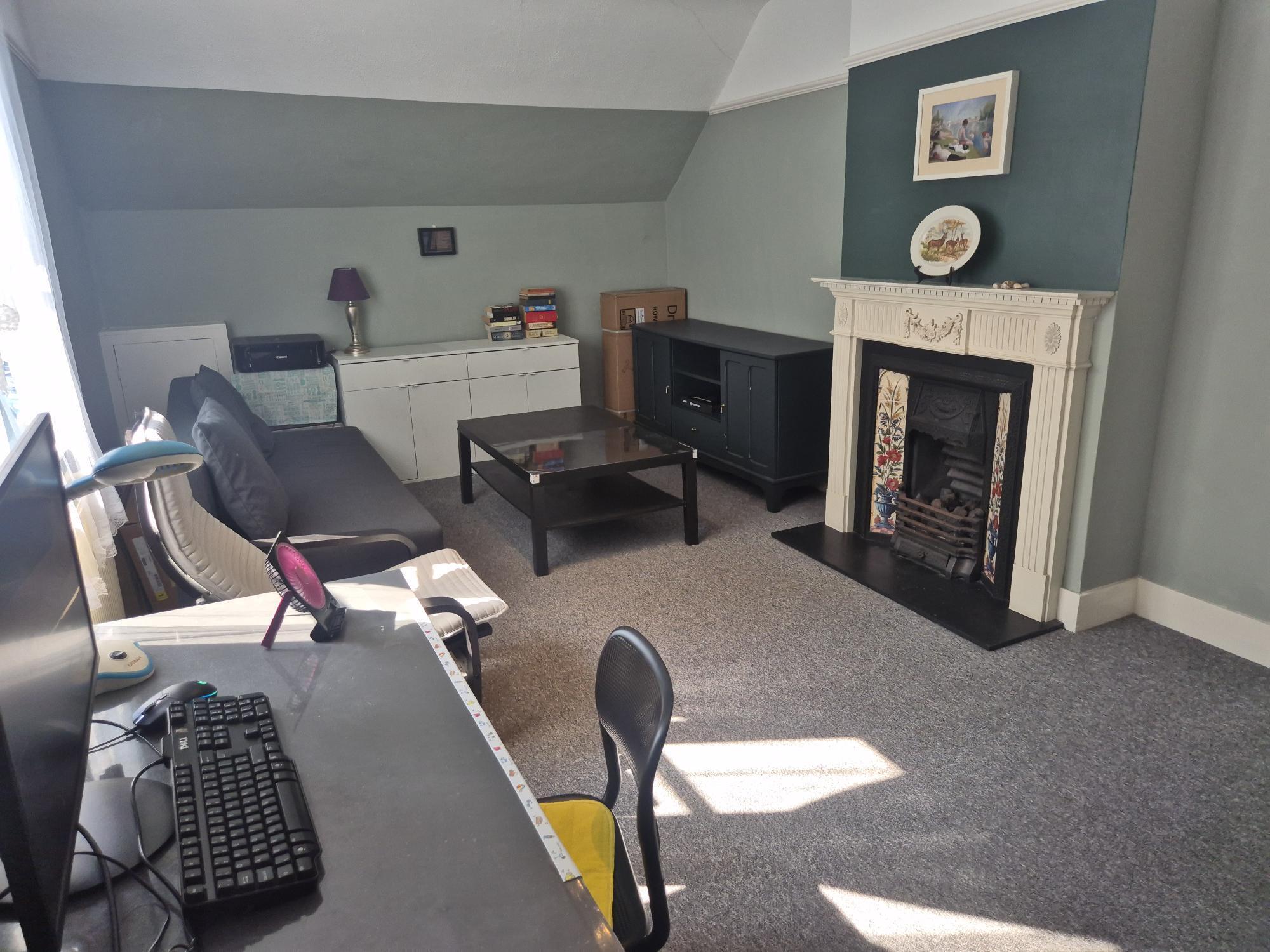 Flat Oaklands Gardens in Greater London