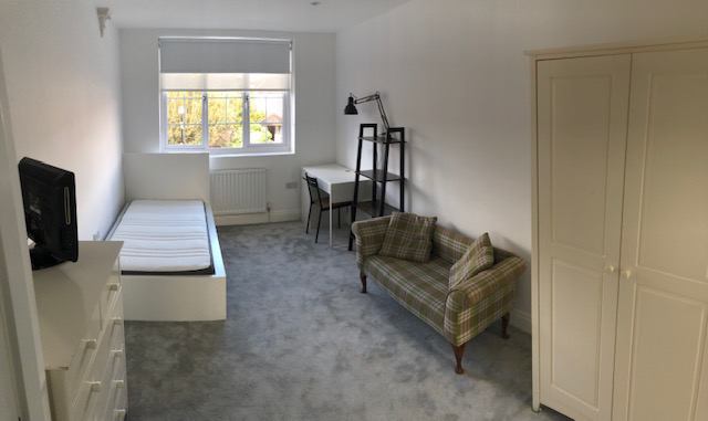 Room Norbury Avenue in Greater London