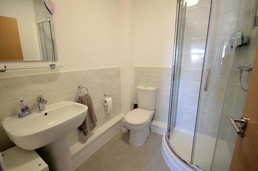 Flat Emperor Court in Warrington