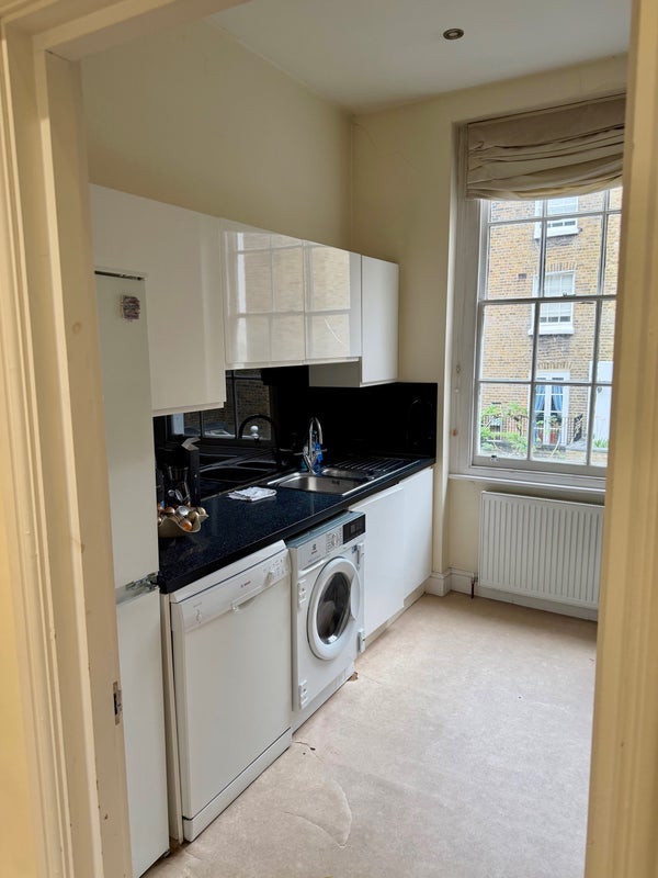 Flat Clarendon Street in City of Westminster
