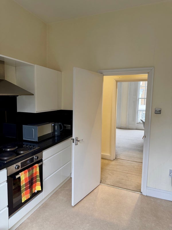 Flat Clarendon Street in City of Westminster