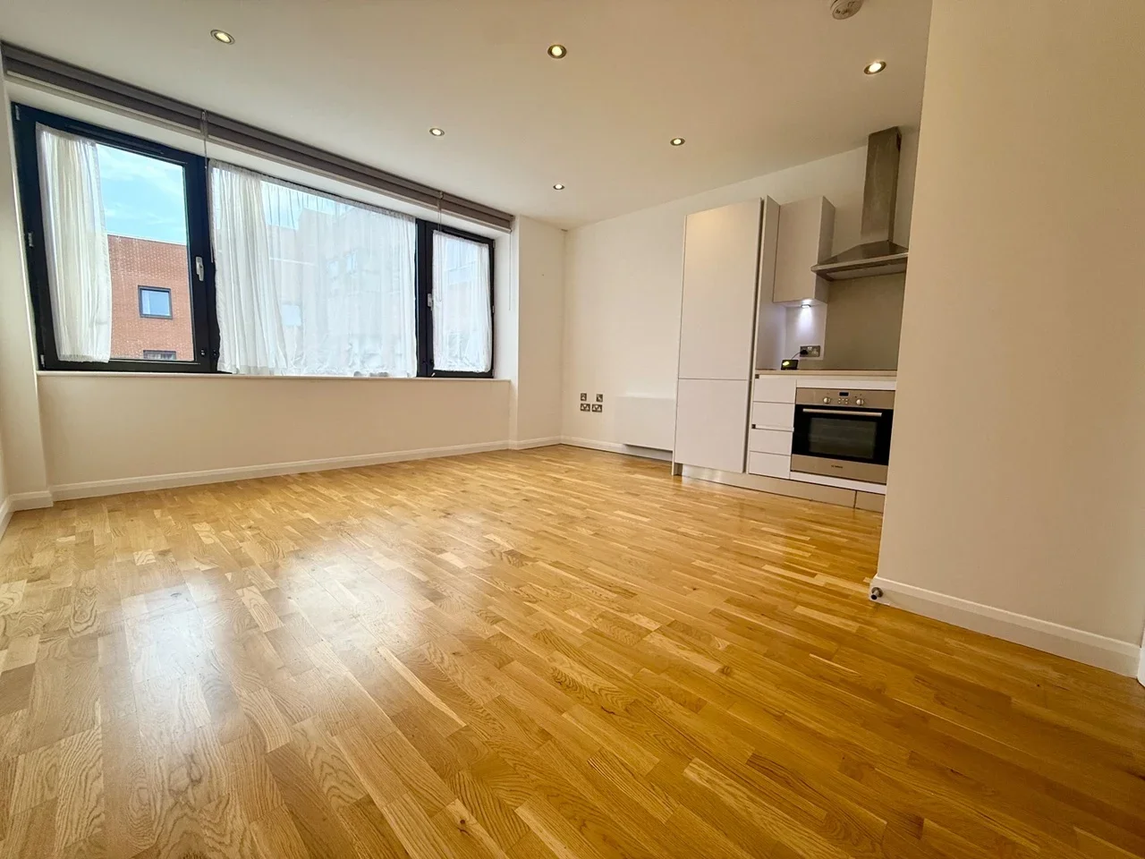 Flat Peterborough Road in Greater London