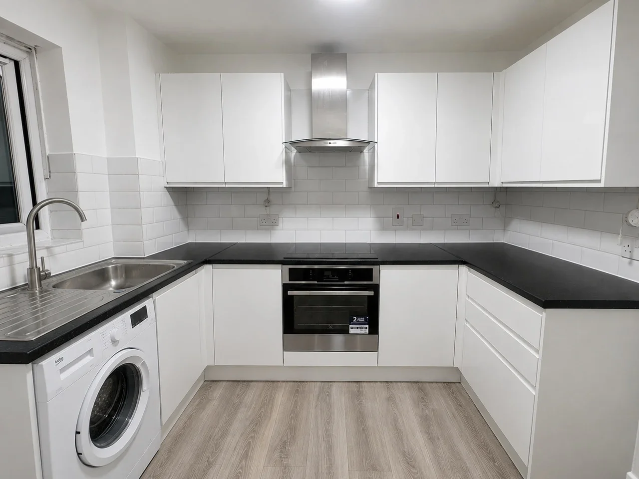Flat Missenden Gardens in Slough