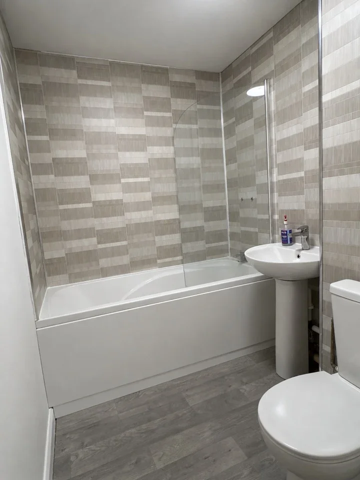 Flat Missenden Gardens in Slough