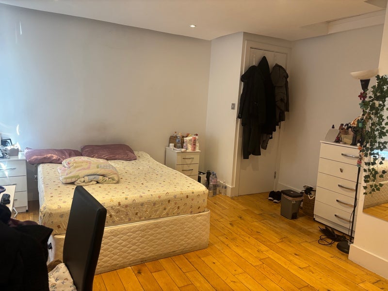 Room Elias Place in Greater London