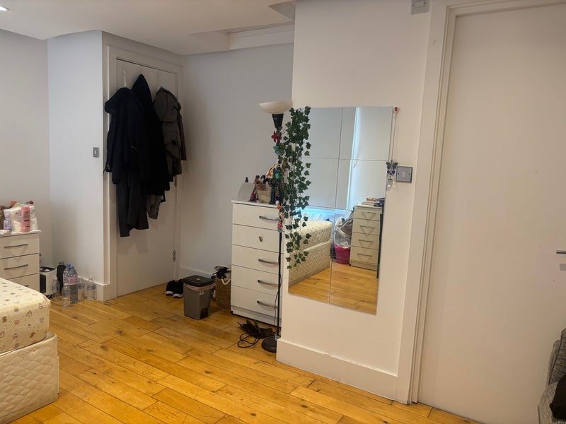 Room Elias Place in Greater London